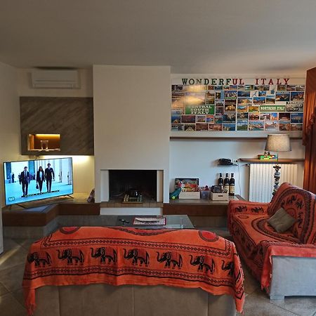 Lukas Home Con Il Cuore Appartamento 3 Camere Al Piano Terra E Appartamento 1 Camera In Taverna Merone Exteriér fotografie